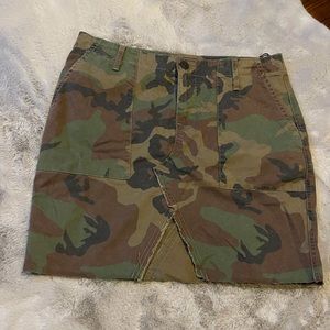 Hudson camo mini skirt size 30!